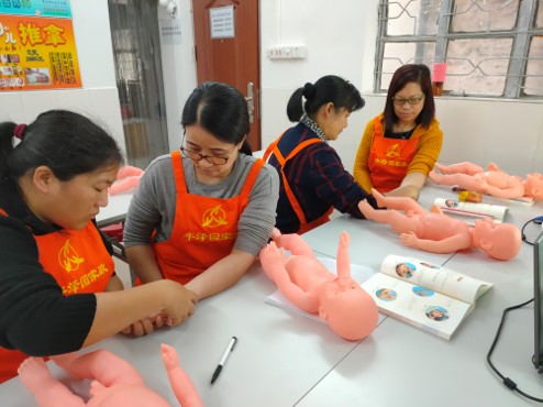 海珠家政小时工服务|会准点接送学校、讲白话、陪伴老人