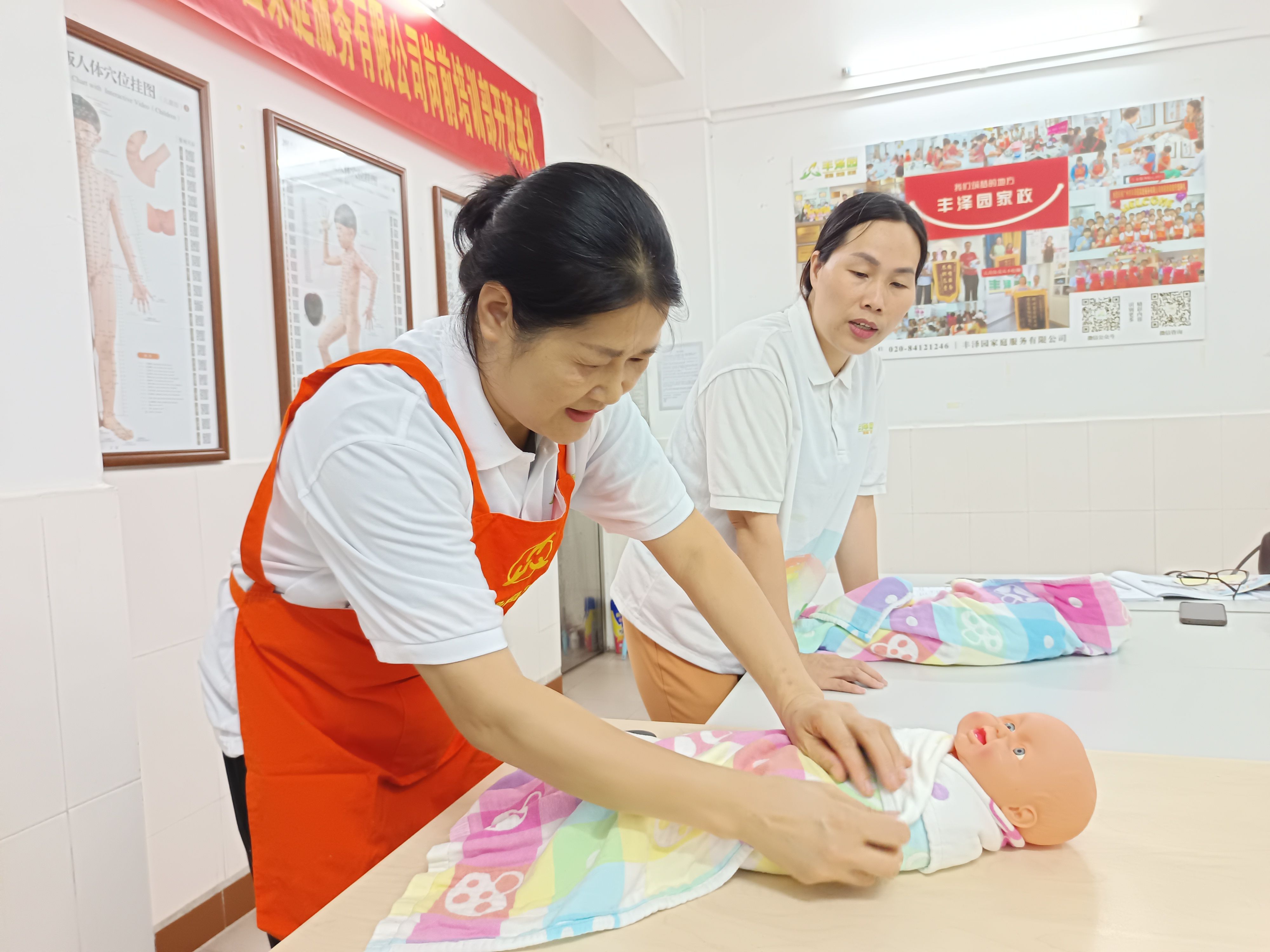 番禺育儿嫂为家庭带来安逸服务案例